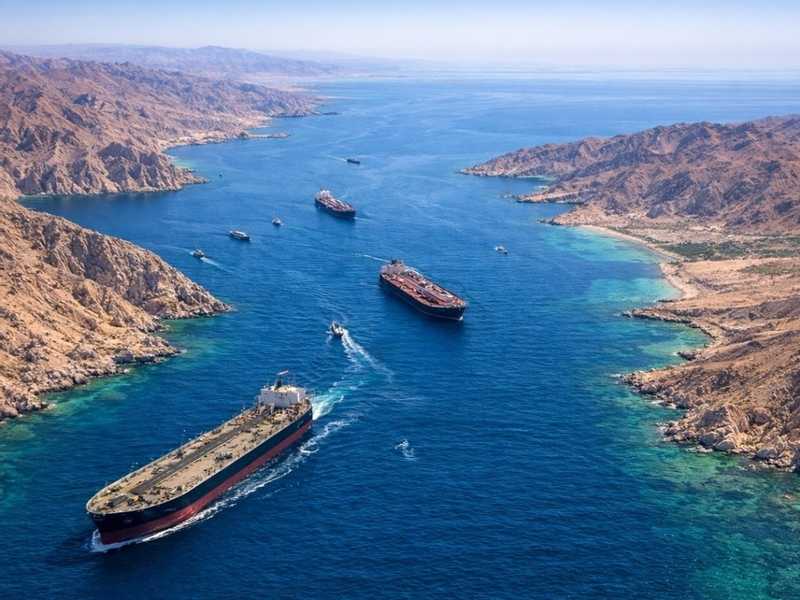 إيران تعلن إغلاق مضيق هرمز أمام جميع أنواع السفن