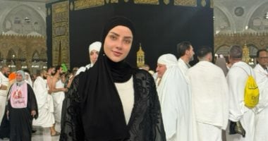 رضوى الشربينى تؤدى مناسك العمرة