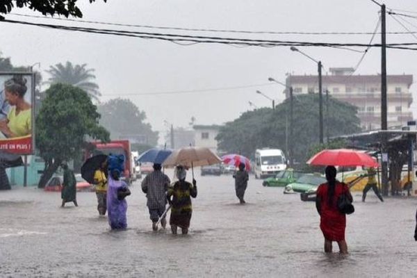 الأمطار الغزيرة تودي بحياة 12 شخصًا في كوت ديفوار