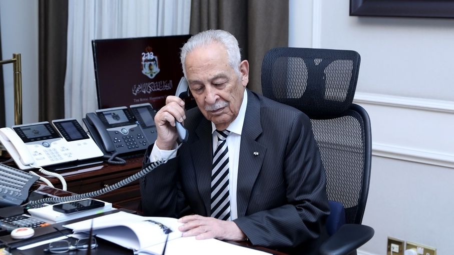 العيسوي ينقل تعازي الملك وولي العهد إلى عشيرة العمري...