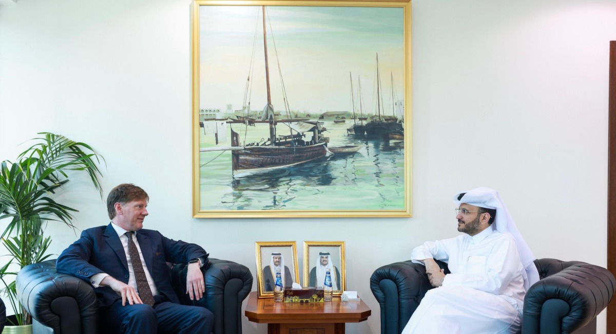 ‫ مستشار رئيس مجلس الوزراء المتحدث الرسمي لوزارة الخارجية يجتمع مع رئيس المكتب البريطاني لشؤون السودان ومبعوث المملكة المتحدة الخاص إلى السودان