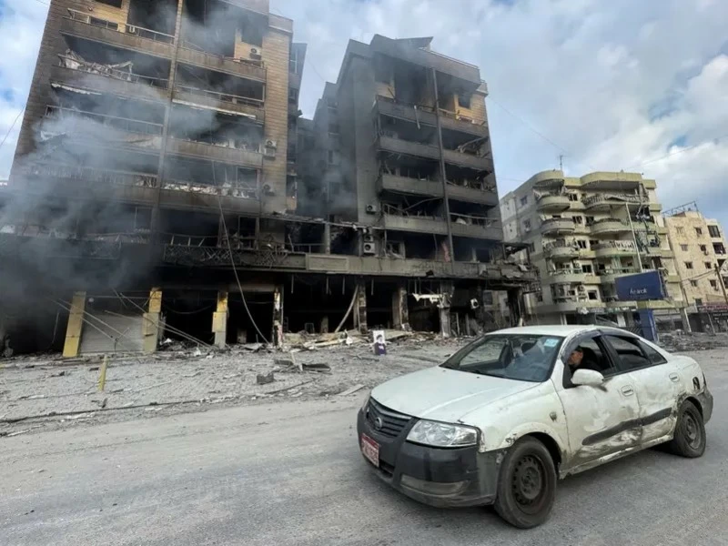 117 إيرانياً يغادرون بيروت على متن طائرة روسية