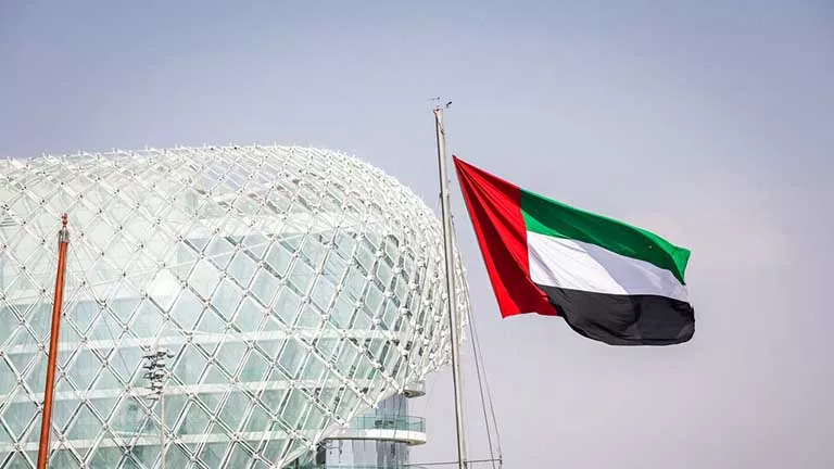 الإمارات تُعيد تطبيق حظر العمل وقت الظهيرة