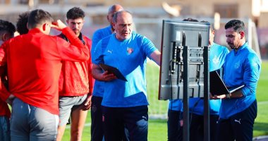على ماهر يعقد محاضرة بالفيديو للاعبى سيراميكا استعدادا للزمالك فى كأس مصر