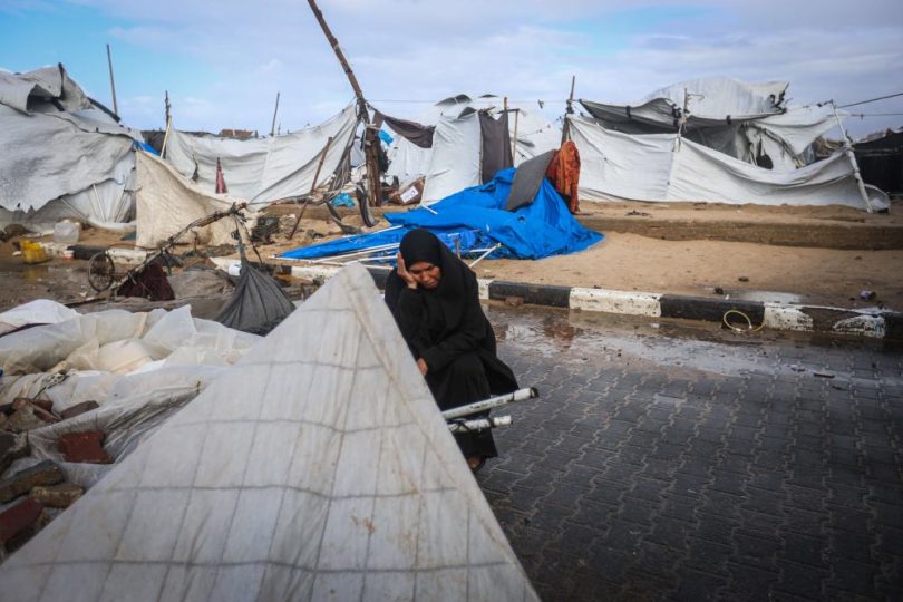 مصدر لـ “القدس العربي”: إسرائيل ترفض طلب لجنة غزة إدخال 3500 كرفان للنازحين