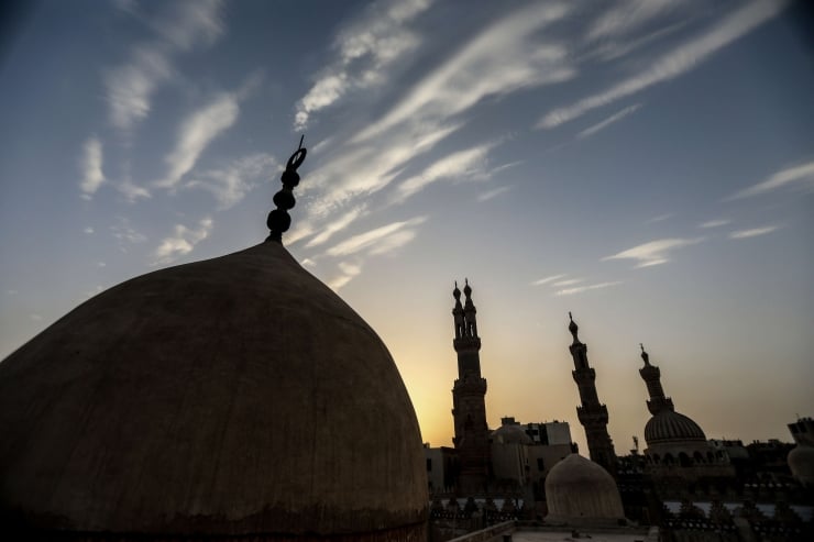 هل أحرق صلاح الدين الأيوبي المكتبة الفاطمية في القاهرة؟ الأزهر يجيب