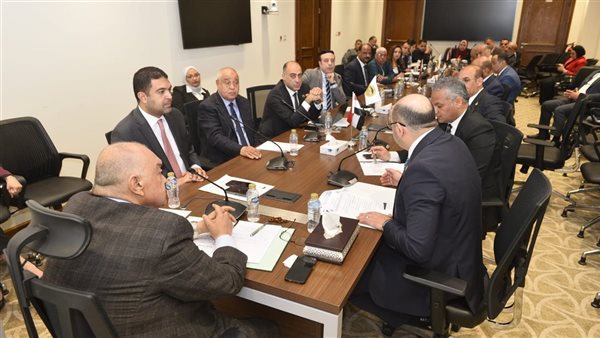 نقل النواب توصي بسرعة الانتهاء من مشروعات الطرق بالمحافظات