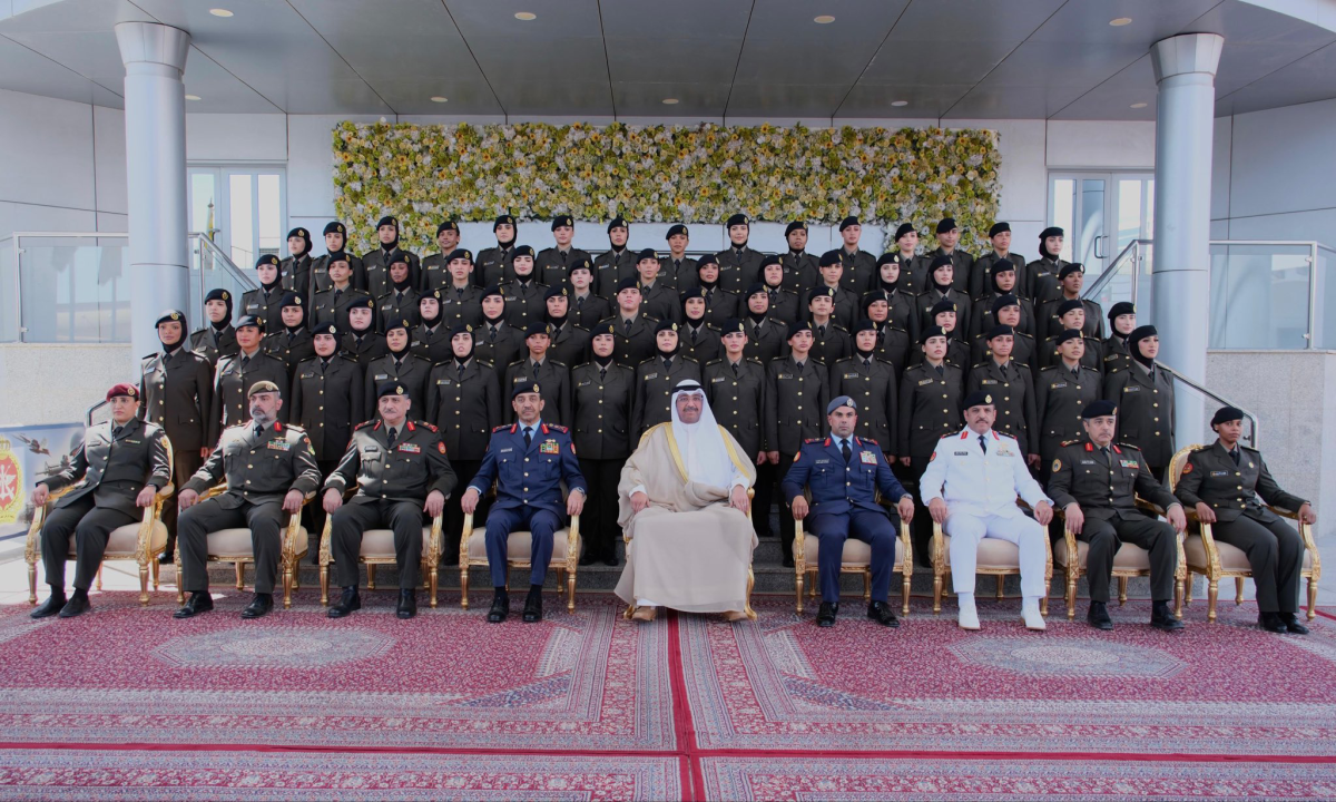 الدفعة الأولى من العنصر النسائي في الجيش تؤدي اليمين.. ووزير الدفاع: الثقة الأميرية الغالية مسؤولية وطنية