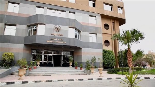 بعد مبادرة أشرف زكي، خطوة جديدة من عميدة حقوق جامعة العاصمة بشأن إلغاء العرض المسرحي