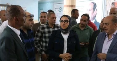 محافظ الوادي الجديد تتفقد مستشفى باريس وتصدر حزمة قرارات لدعم الخدمات