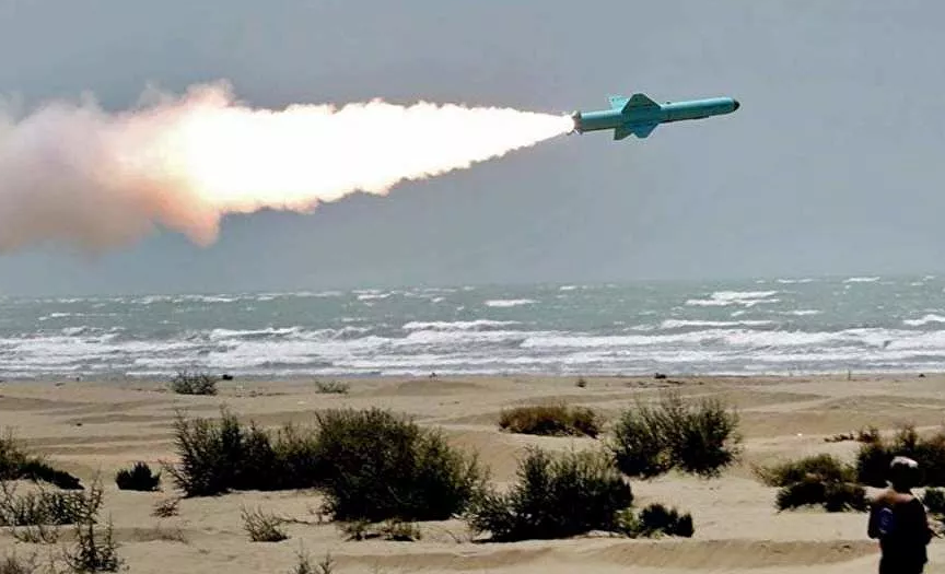 فايننشال تايمز: إيران وقعت صفقة مع روسيا لشراء آلاف الصواريخ المحمولة