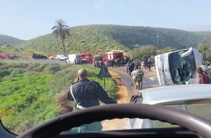 وفاة 4 عناصر من الأمن وإصابة 26 آخرين إثر حادث سير على الطريق بين سيدي إفني وأكادير