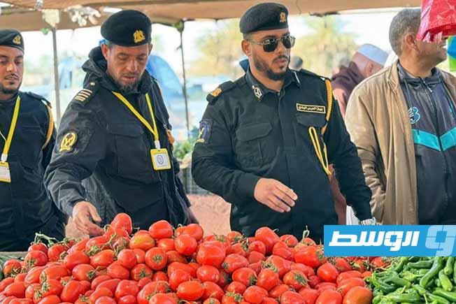 الحرس البلدي يواصل جولاته التفتيشية لضبط أسعار الخضراوات ومنع الاحتكار