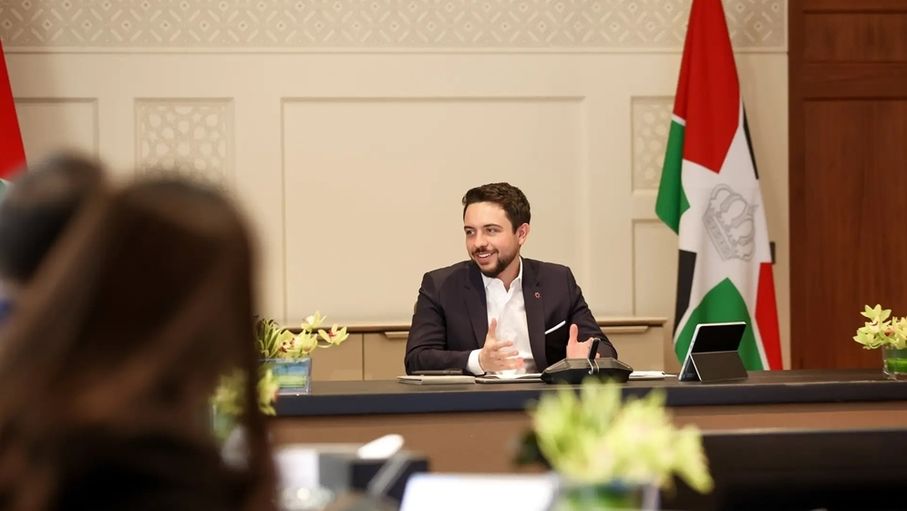 ولي العهد في عيد الاستقلال: "أنا من أردن العز"...