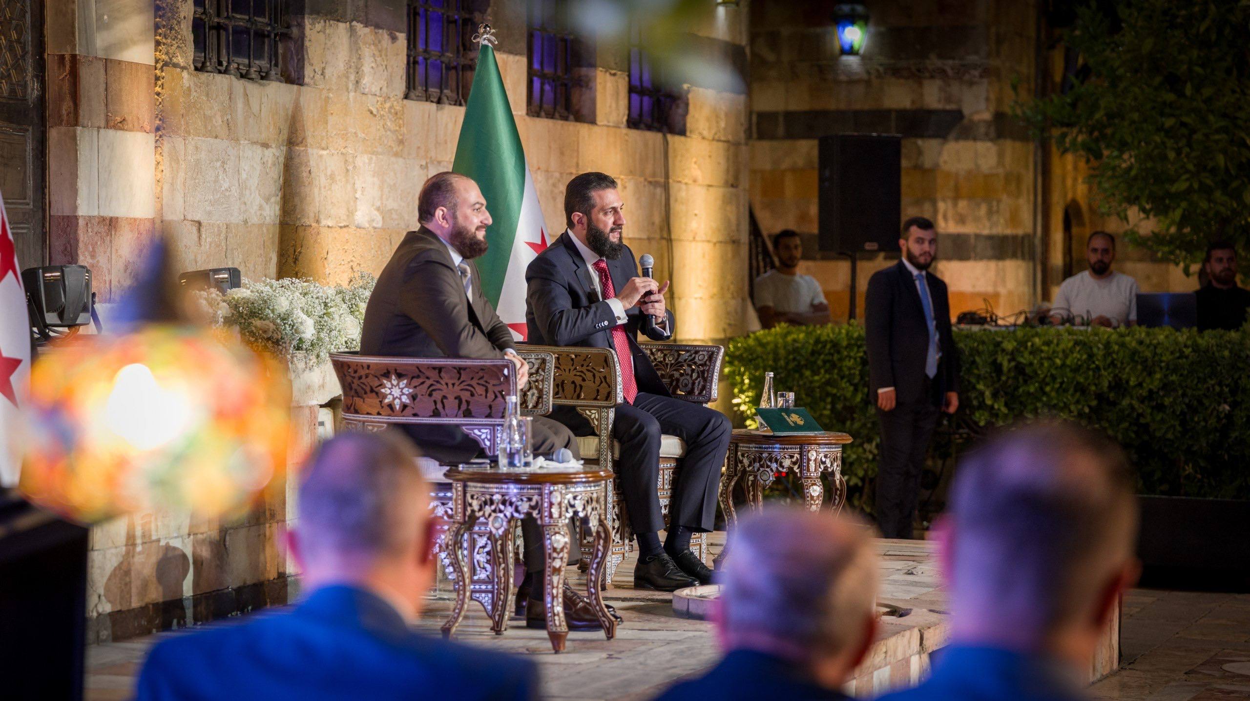 الرئيس أحمد الشرع يستقبل وفداً من أهالي دمشق في قصر العظم بمناسبة عيد الأضحى