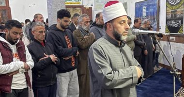 إقامة صلاة التراويح وندوات عن أهمية التزود بالطاعات بمساجد كفر الشيخ