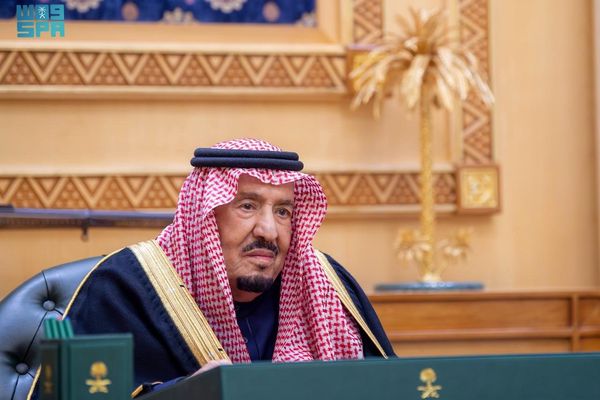 أمام خادم الحرمين.. أصحاب السمو والمعالي الذين صدرت الأوامر الملكية بتعيينهم في مناصبهم الجديدة يتشرفون بأداء القسم