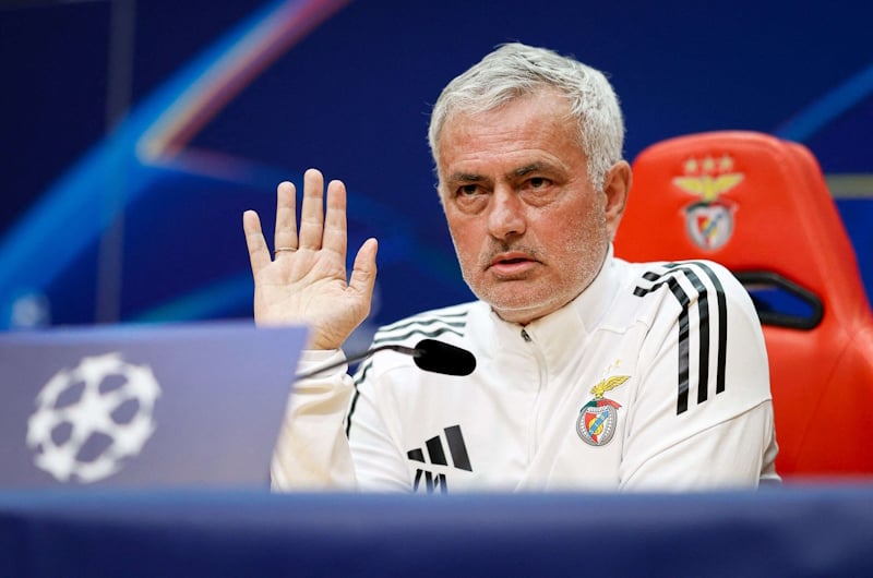 بنفيكا يكشف الكلفة الباهظة لرحيل مورينيو إلى ريال مدريد