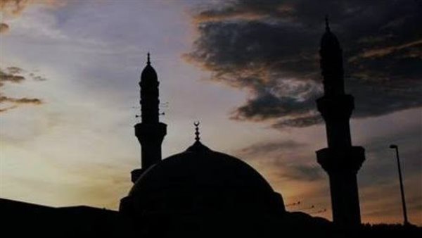 موعد أذان العشاء اليوم السبت 16 مايو 2026 في القاهرة والمحافظات