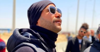 محمد إمام ينشر صورة جديدة من كواليس فيلم صقر وكناريا