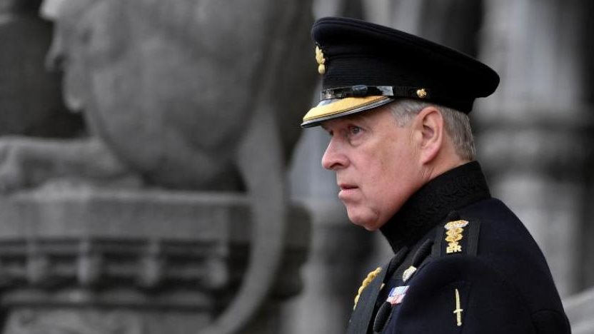 أندرو ثاني فرد من العائلة المالكة البريطانية يعتقل