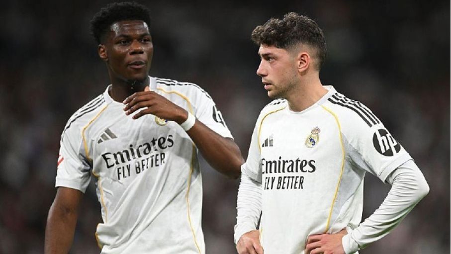 برشلونة يسعى لحسم فوزه باللقب عبر الكلاسيكو أمام ريال مدريد