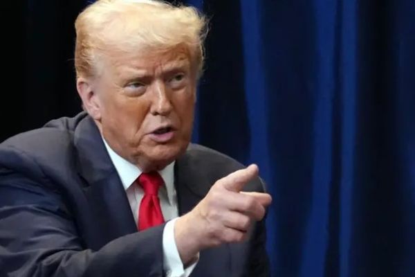 رسوم ترمب الجديدة تدخل حيز التنفيذ وسط تصعيد تجاري