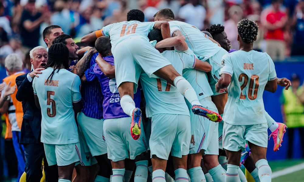 فرنسا تبلغ نصف نهائي كأس العالم بعد فوزها على المغرب بهدفين نظيفين