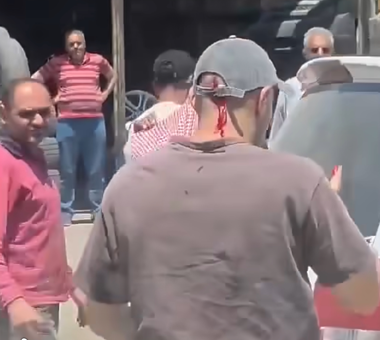 اعتداء وحشي على أب وابنه العائد من أمريكا لقضاء العيد في الرقة يثير غضباً واسعاً