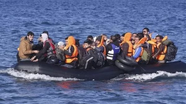 أمواج البحر تقذف جثامين 12 مهاجرًا على سواحل مطروح.. والتعرف على هوية 7 ضحايا