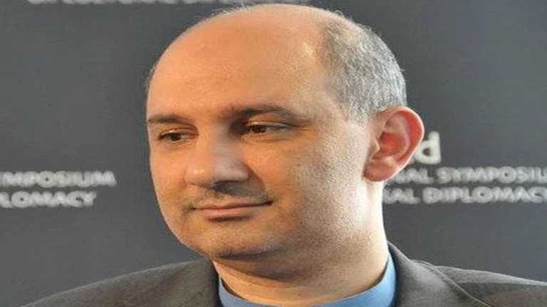 دائرة الألم.. في «أغنيات جنائزي السرية»