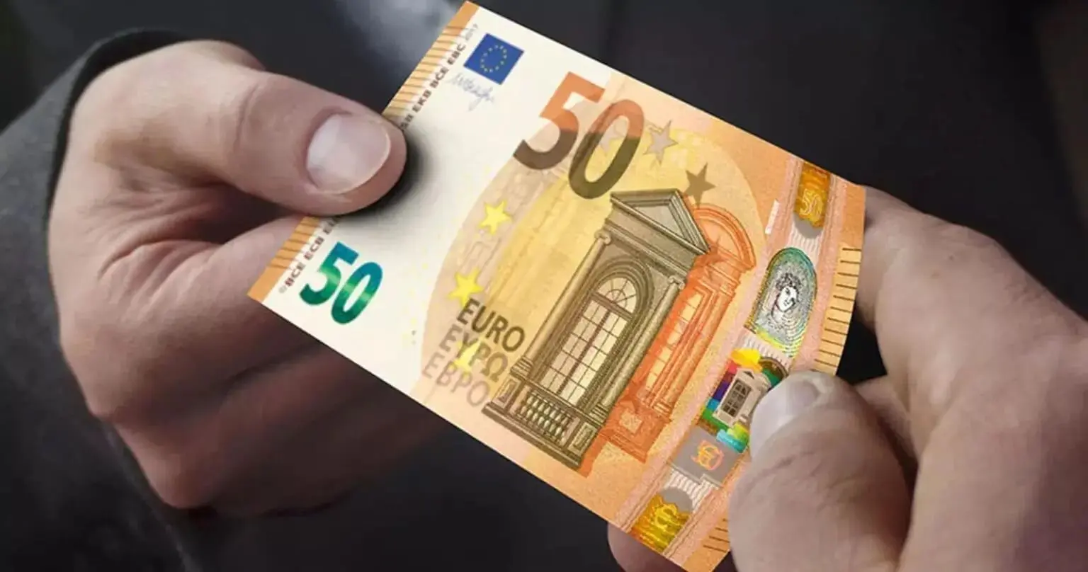 سعر اليورو مقابل الدينار الجزائري في السوق السوداء اليوم