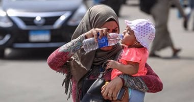 لا تنتظر العطش واحذر "ساعات الذروة".. نصائح مركز المناخ لمواجهة الحر