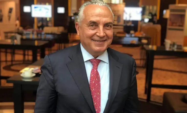 “حسني بي”: إدارة الندرة في الاقتصاد الليبي.. كيف نُحوّل فرق سعر الدولار إلى منفعة عامة؟