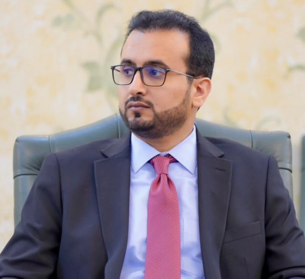 وزير الخدمة المدنية اليمني لـ«عكاظ»: الدعم السعودي الجديد يمكّن الحكومة من مواصلة الإصلاحات