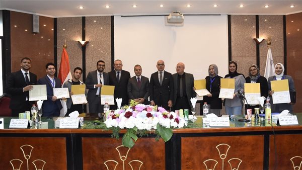 رئيس جامعة عين شمس يشهد افتتاح الملتقى التوظيفي السنوي بكلية الزراعة