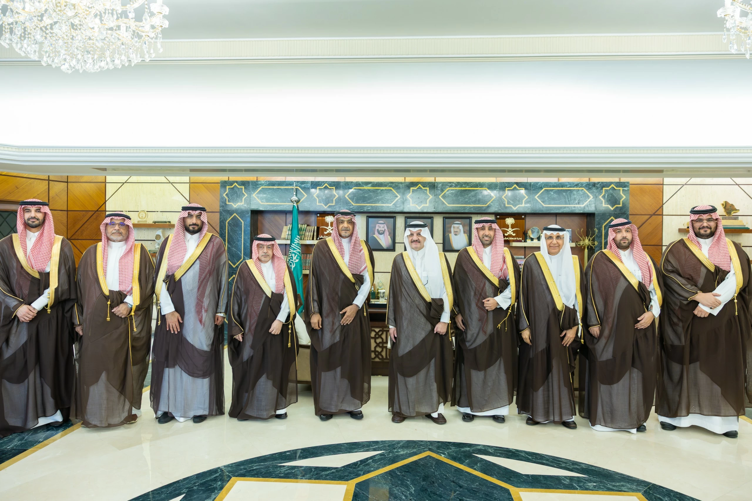 أمير المنطقة الشرقية يستقبل رئيس وأعضاء اتحاد الغرف السعودية