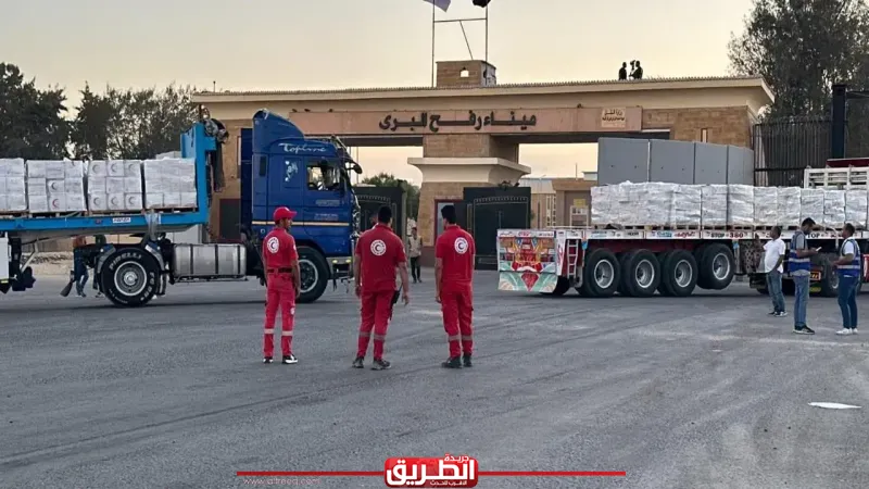 الهلال الأحمر يطلق قافلة زاد العزة حاملة أكثر من 2400 طن من المساعدات لدعم الأشقاء الفلسطينيين