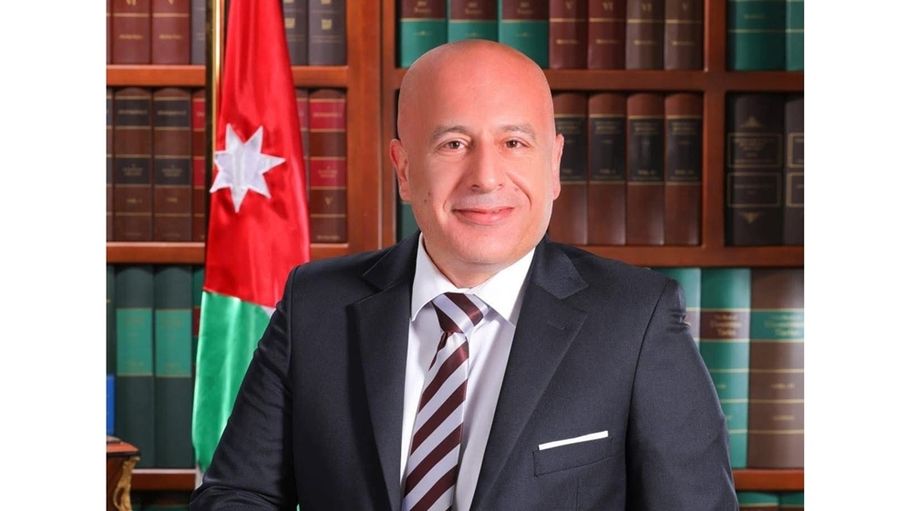 نظام البصمة للأطباء ودستورية المادة (46) من نظام إدارة الموارد البشرية رقم (33) لسنة 2024