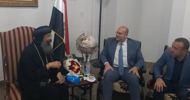 نائب محافظ الجيزة يزور مطرانية الأقباط الأرثوذكس بأطفيح للتهنئة بعيد القيامة