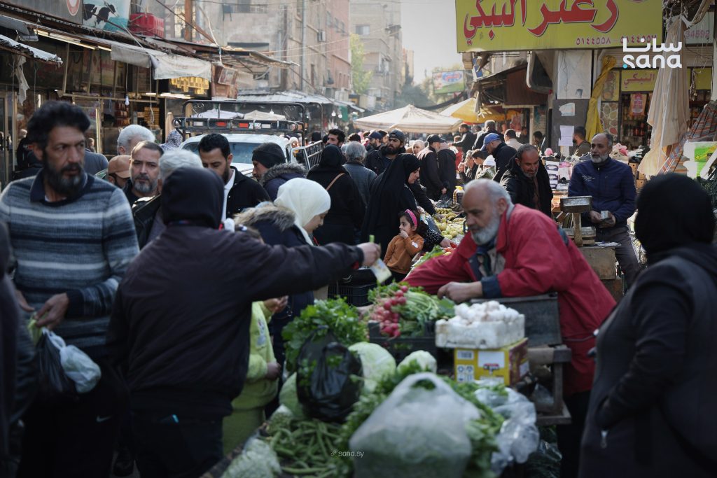 ارتفاع أسعار الخضار والفواكه في أسواق دمشق خلال رمضان يزيد الأعباء على الأسر
