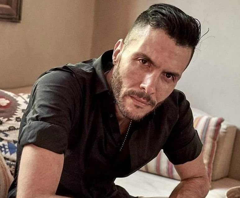 أمير عيد يهين الصحفيين وسط غياب تعليق رسمي منه