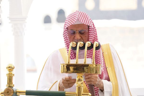 خطيب المسجد الحرام: لا تغرنّكم الحياة الدُنيا فنعيمها لا يدوم