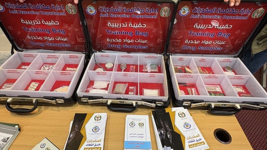 محاضرة توعوية بعنوان "آفة المخدرات وأثرها على الفرد والمجتمع" لدى شركة المناصير للزيوت والمحروقات