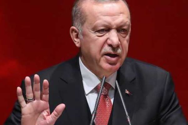 أردوغان: يتعين وقف الحرب قبل أن تشعل المنطقة بأكملها