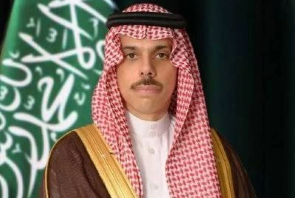 وزير الخارجية يبحث مستجدات المنطقة مع نظيريه الصيني والياباني