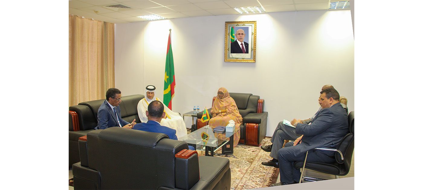 وزيرة الوظيفة العمومية والعمل تستقبل سفير دولة قطر