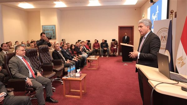 وزير السياحة والآثار يستعرض استراتيجيات الترويج للعام المالي 2026-2027