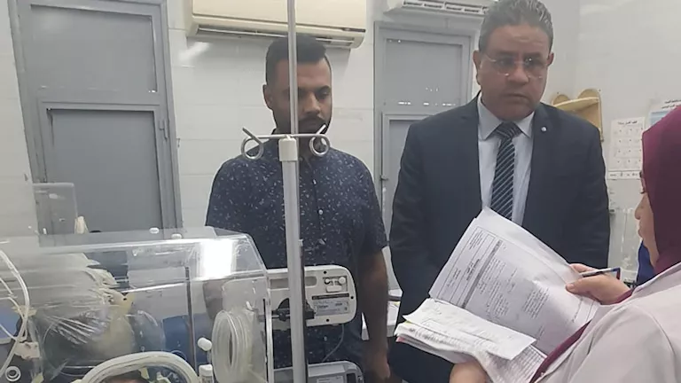 جولة مفاجئة تكشف تقصيرًا بمستشفى قويسنا.. وإحالة 5 للتحقيق فورًا (صور)