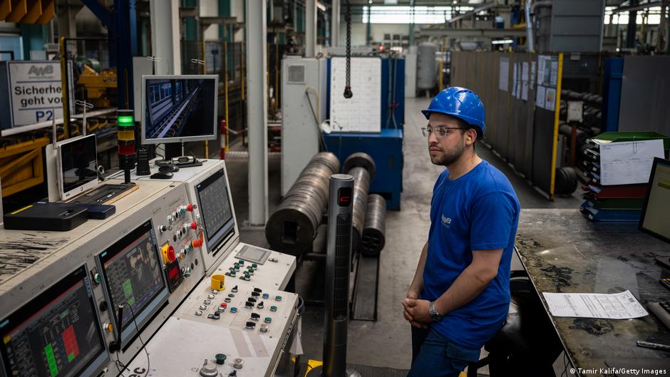 كم نسبة اللاجئين العاملين في ألمانيا؟ أرقام وحقائق